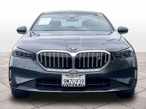Dark Graphite Metallic 2024 BMW i5 eDrive40