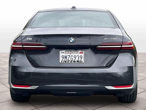 Dark Graphite Metallic 2024 BMW i5 eDrive40