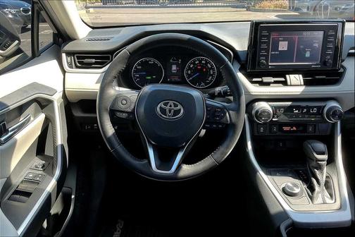 2020 Toyota RAV4 Hybrid XLE