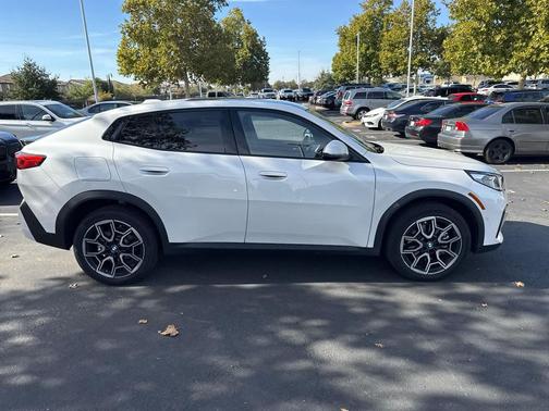 2025 BMW X2 xDrive28i