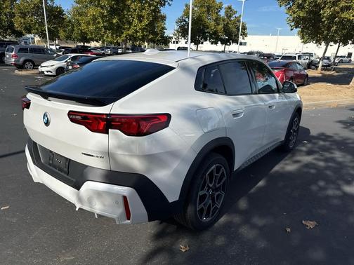 2025 BMW X2 xDrive28i
