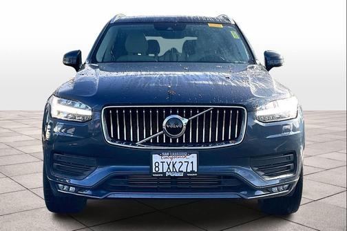 2021 Volvo XC90 T5 Momentum