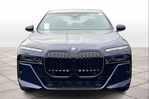 2026 BMW 750e i xDrive