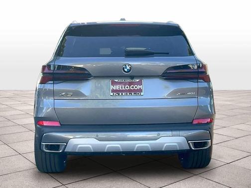 Skyscraper Grey Metallic 2026 BMW X5 xDrive40i