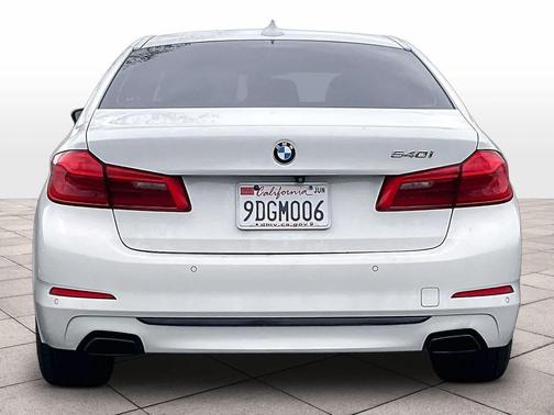 2019 BMW 540 540i