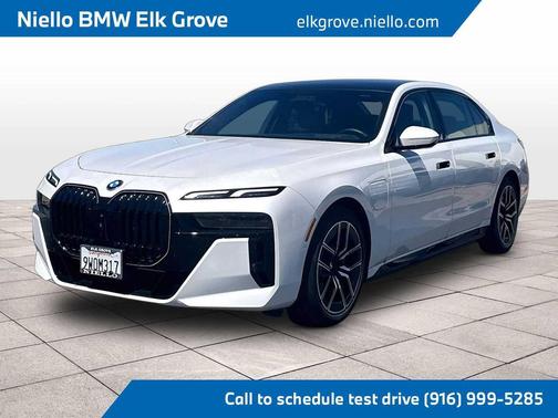 Mineral White Metallic 2026 BMW 750e i xDrive