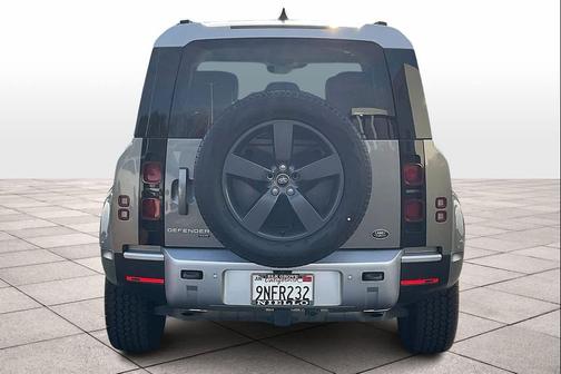 2023 Land Rover Defender 110 SE