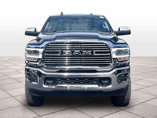 Diamond Black Crystal Pearlcoat 2022 RAM 2500 Laramie Crew Cab 4x4 6'4' Box