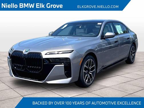 Oxide Grey Metallic 2026 BMW i7 xDrive60