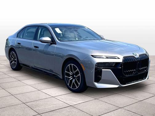 Oxide Grey Metallic 2026 BMW i7 xDrive60