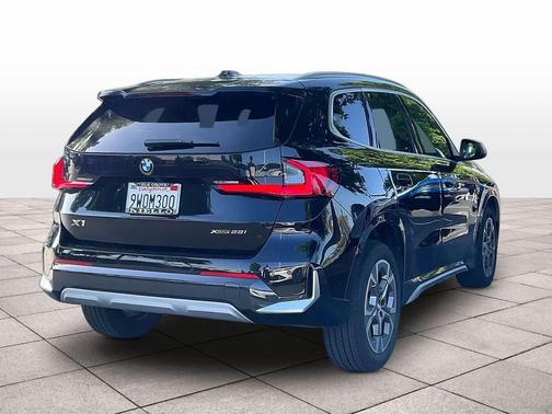 Black Sapphire Metallic 2026 BMW X1 xDrive28i