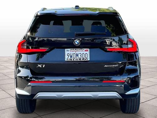 Black Sapphire Metallic 2026 BMW X1 xDrive28i