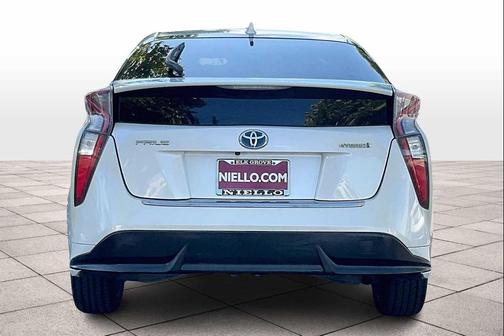 2016 Toyota Prius Three Touring