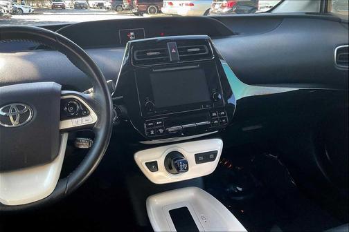 2016 Toyota Prius Three Touring