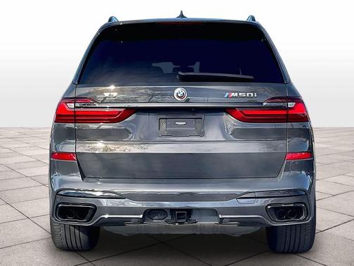 2022 BMW X7 M50i
