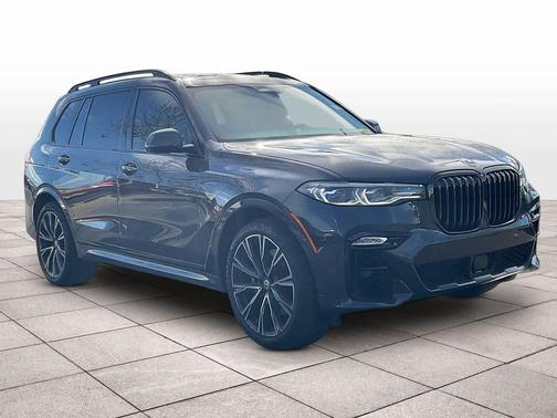 2022 BMW X7 M50i