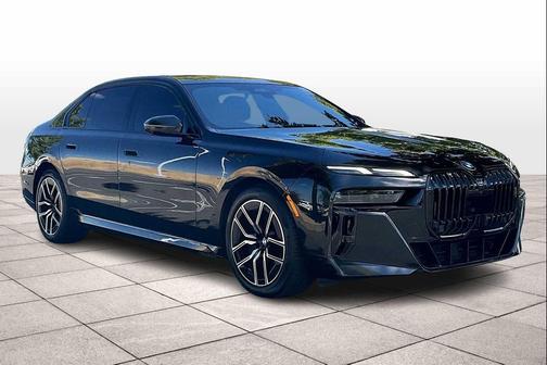2023 BMW 740 i