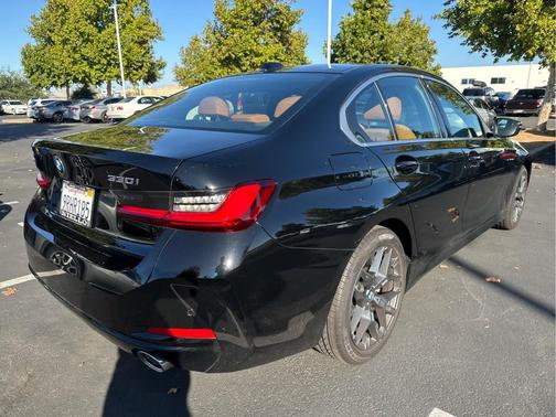 2025 BMW 330 i xDrive