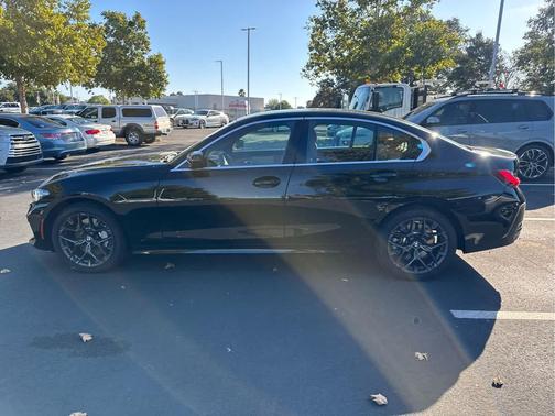 2025 BMW 330 i xDrive