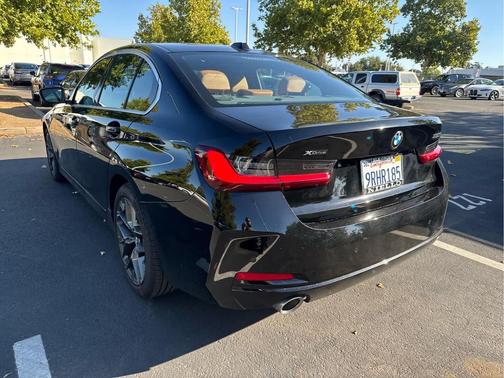 2025 BMW 330 i xDrive