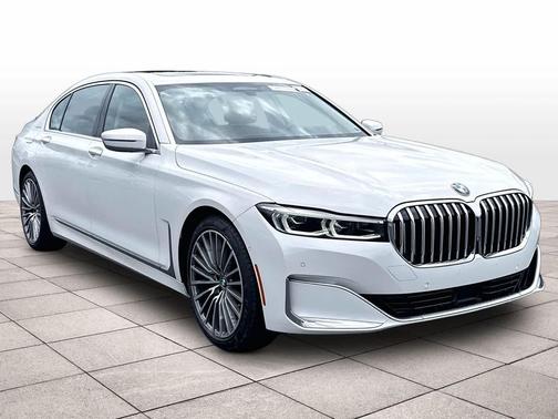 Alpine White 2022 BMW 740 i