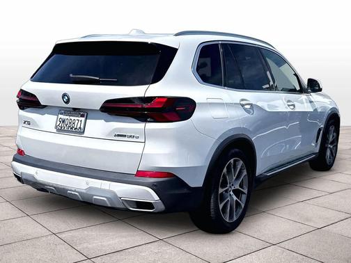 Mineral White Metallic 2025 BMW X5 PHEV xDrive50e