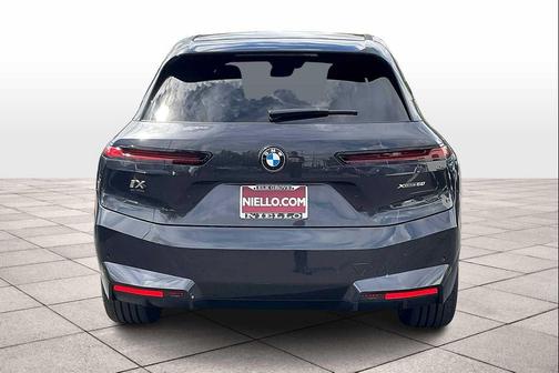 2026 BMW iX xDrive60