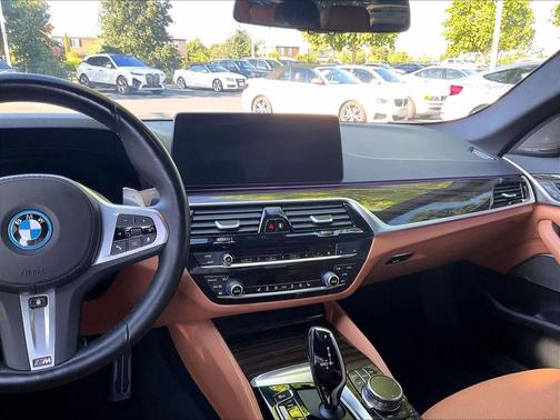 Black Sapphire Metallic 2023 BMW 530e Base