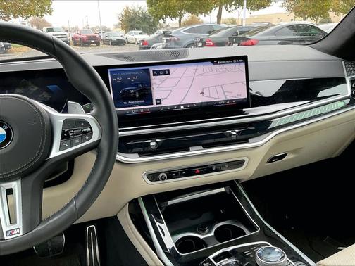 2025 BMW X7 M60i