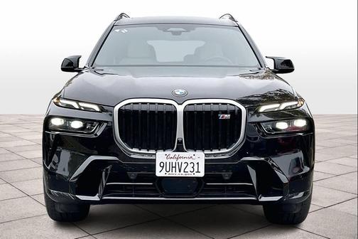 2025 BMW X7 M60i