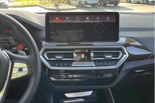 2025 BMW X4 xDrive30i