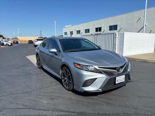 2020 Toyota Camry SE