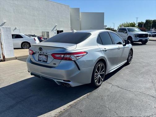 2020 Toyota Camry SE
