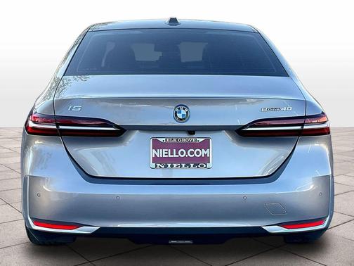 2026 BMW i5 eDrive40