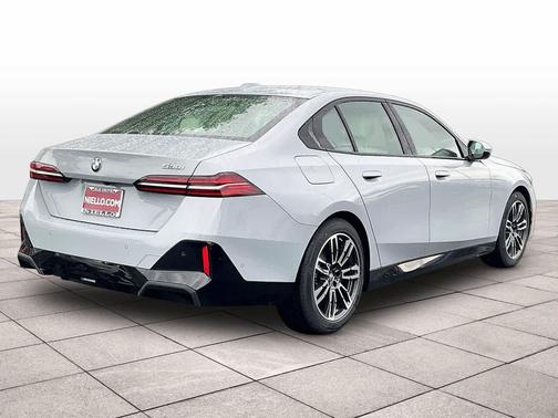 Brooklyn Grey Metallic 2026 BMW 530 530i