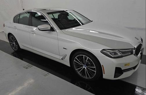 2022 BMW 530e Base