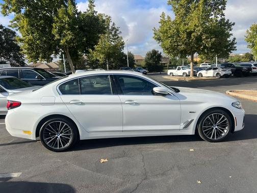 2022 BMW 530e Base