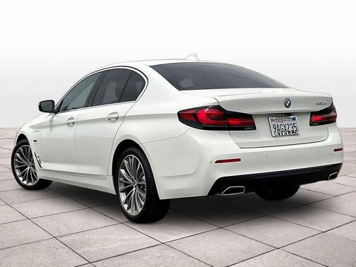 Alpine White 2022 BMW 530e Base