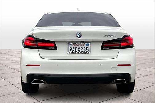 Alpine White 2022 BMW 530e Base