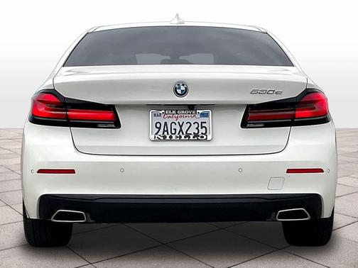 Alpine White 2022 BMW 530e Base