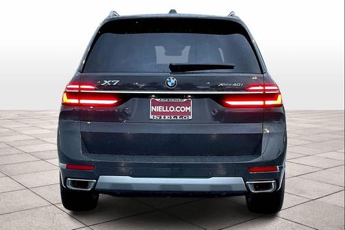 2026 BMW X7 xDrive40i