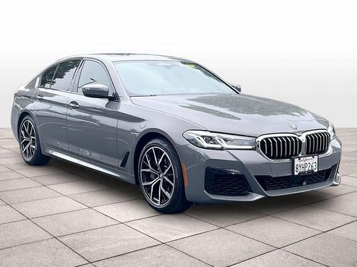 Bernina Grey Amber Effect Metallic 2022 BMW 540 i