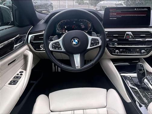 Bernina Grey Amber Effect Metallic 2022 BMW 540 i