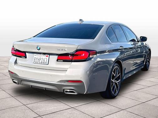Bernina Grey Amber Effect Metallic 2022 BMW 540 i