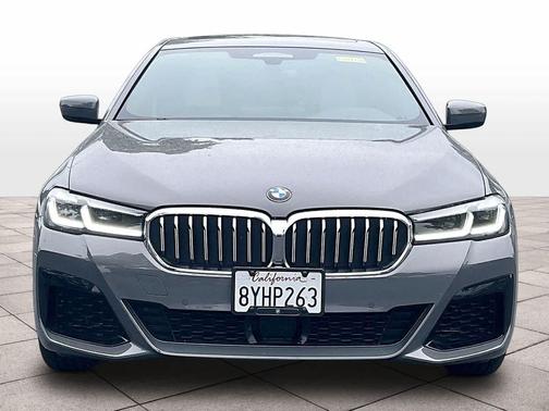 Bernina Grey Amber Effect Metallic 2022 BMW 540 i