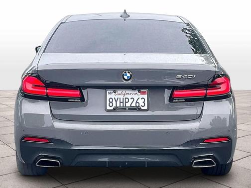 Bernina Grey Amber Effect Metallic 2022 BMW 540 i