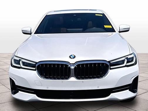 Mineral White Metallic 2023 BMW 540 i