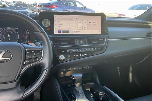 2023 Lexus ES 300h Luxury