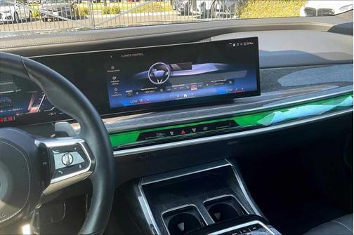 2024 BMW 740 i