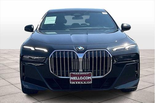 2024 BMW 740 i